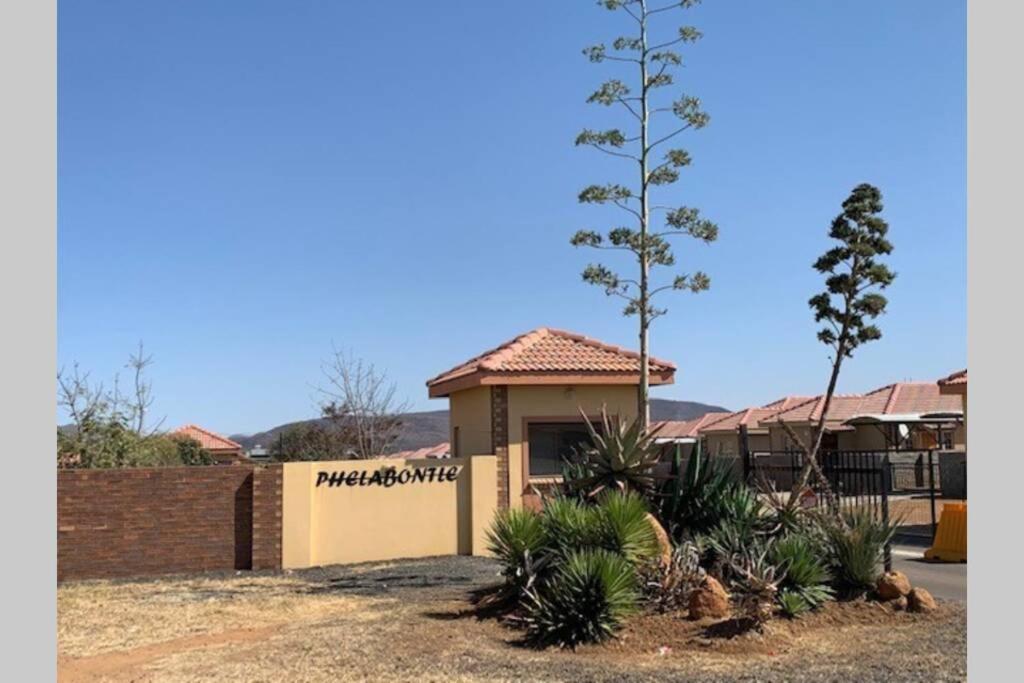 Rhino House With 3 Bedrooms Next To Pilanesberg And Sun City Mogwase Extérieur photo
