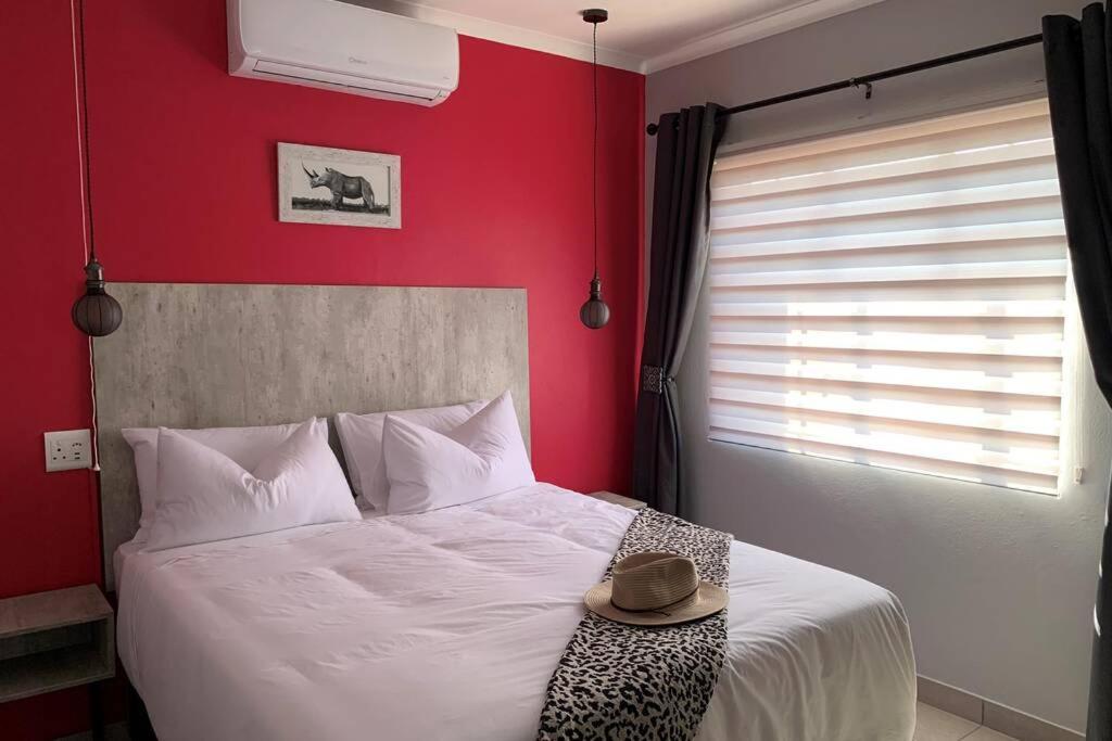 Rhino House With 3 Bedrooms Next To Pilanesberg And Sun City Mogwase Extérieur photo