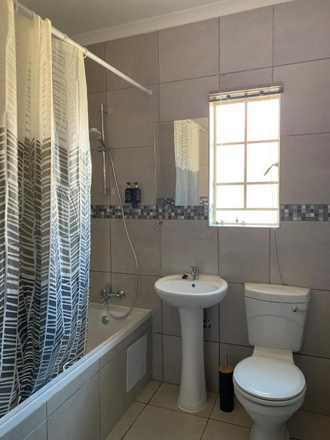 Rhino House With 3 Bedrooms Next To Pilanesberg And Sun City Mogwase Extérieur photo